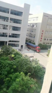 温州 某公司宿舍对着民工大叔做爱