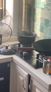 骚母狗大早起来就要打炮