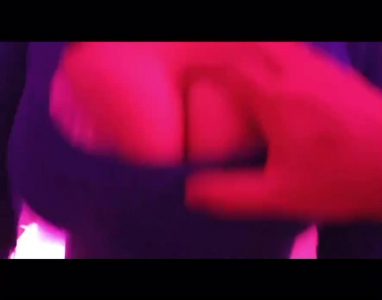 女上位爆操巨乳巨奶爆乳母狗,一个手抓不住的巨乳衣服都拖不住