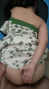 后入大屁股人妻、还不让拍