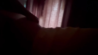 侧入把没睡醒的母狗操醒