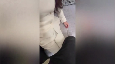 去女同事家做客 没想到他这么骚