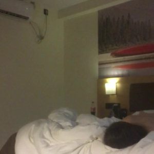 身材高挑女大学生