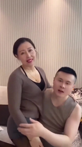 骚熟女操逼合集