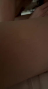 娇妻给单男口交