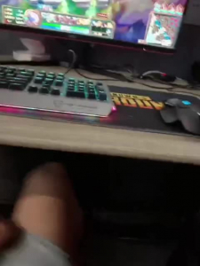 会喷水的人妻 边玩游戏 下边给我口 强操潮喷 内射暴怒