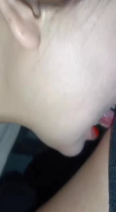 骚眼镜姐舌尖挑逗舔奶头