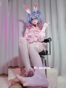 [原创] （完整版露脸）兔子洞足交榨精